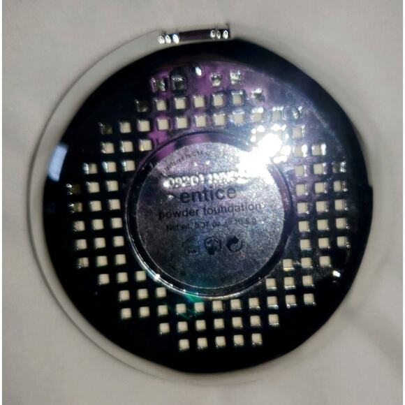 2 NEW TIGI for Women Powder Foundation, Entice, Light to Medium 0.37 oz - Picture 5 of 6